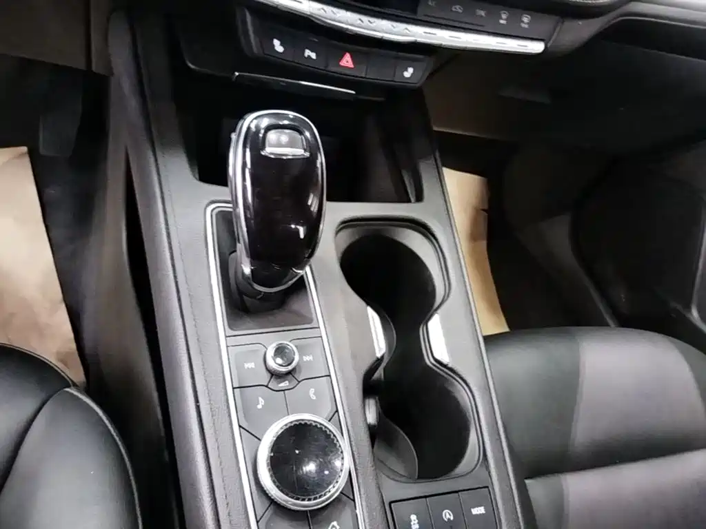 Cadillac XT4 — миниатюра 14