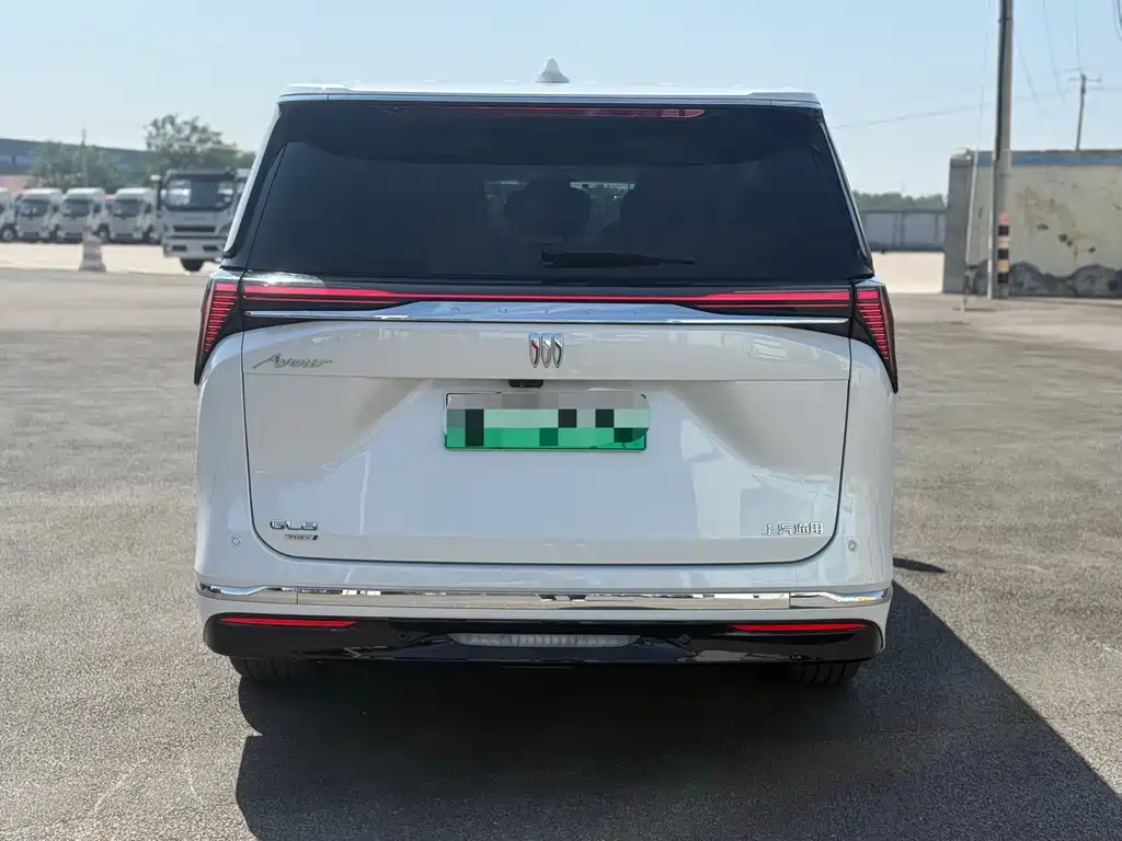 Buick GL8 Hybrid — миниатюра 8