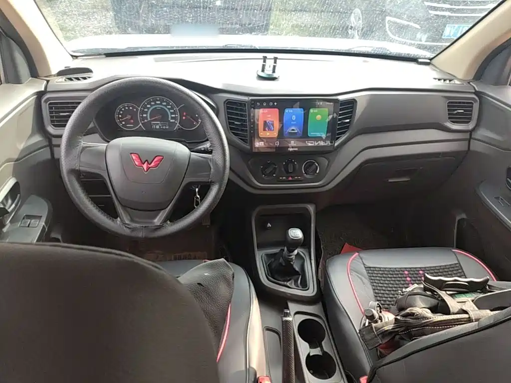 Wuling Hongguang V — миниатюра 10