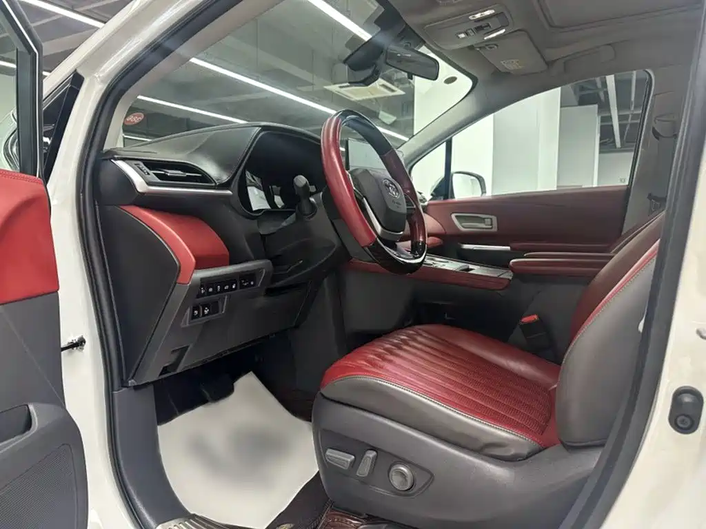 Toyota Granvia — миниатюра 16