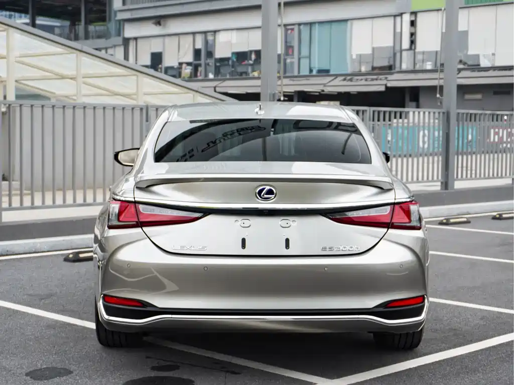 Lexus ES — миниатюра 7