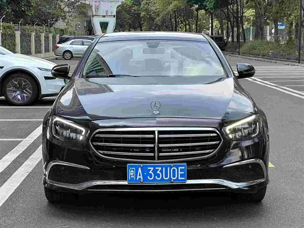 Mercedes-Benz E-Class — миниатюра 2