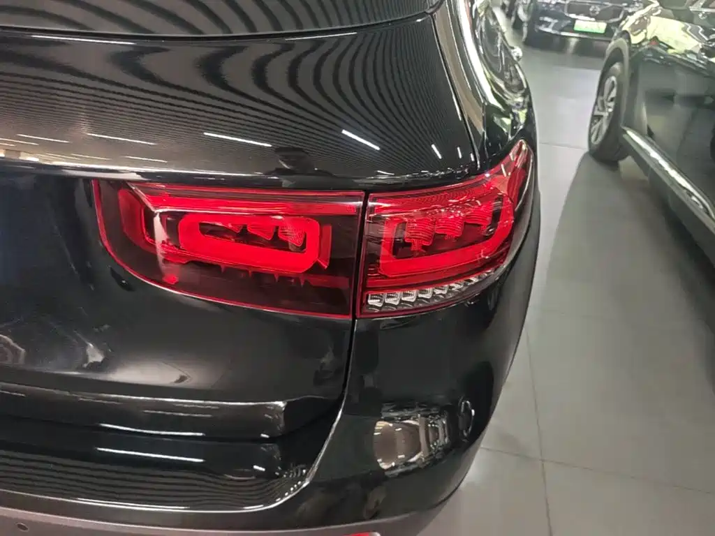 Mercedes-Benz GLB — миниатюра 8