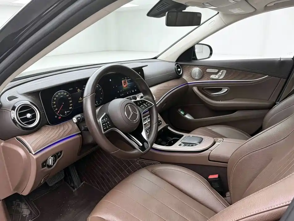 Mercedes-Benz E-Class — миниатюра 4
