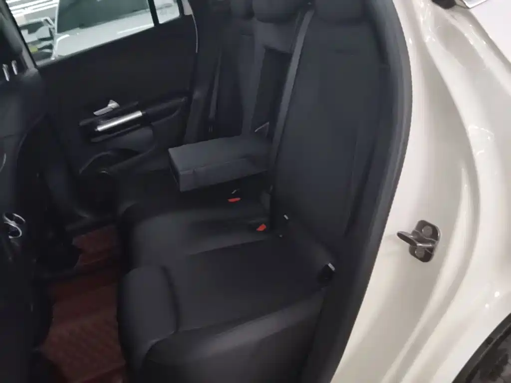 Mercedes-Benz GLA — миниатюра 17