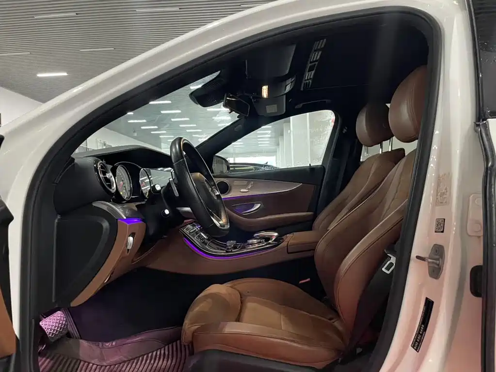 Mercedes-Benz E-Class — миниатюра 7