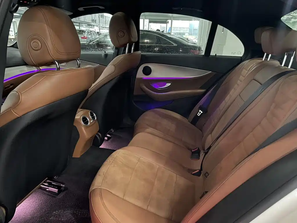 Mercedes-Benz E-Class — миниатюра 9