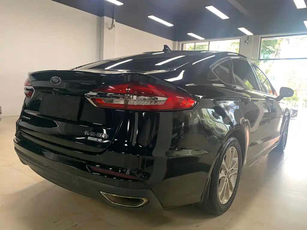 Ford Mondeo — миниатюра 7