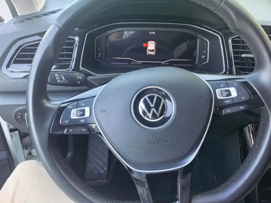 Volkswagen T-Roc — миниатюра 15