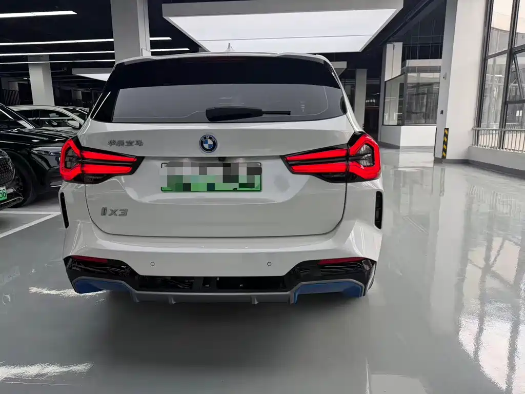 BMW iX3 — миниатюра 14