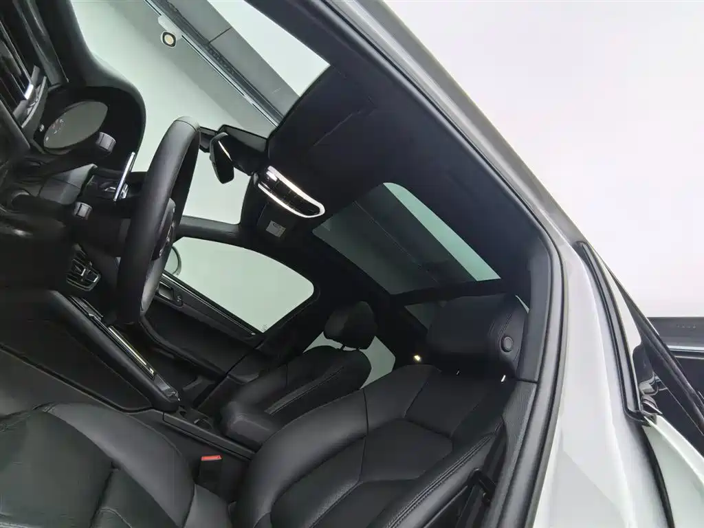 Porsche Macan — миниатюра 21