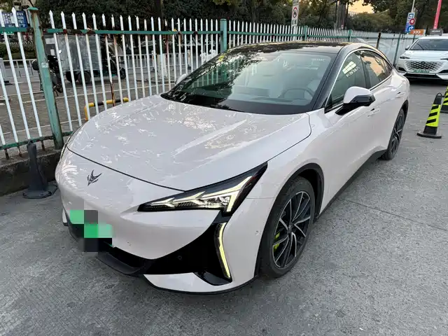 ARCFOX EXTREME FOX POLAR FOX ALPHA S5 2025