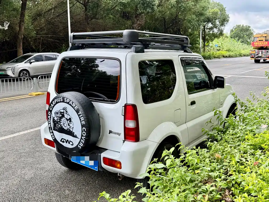 Suzuki Jimny — миниатюра 11
