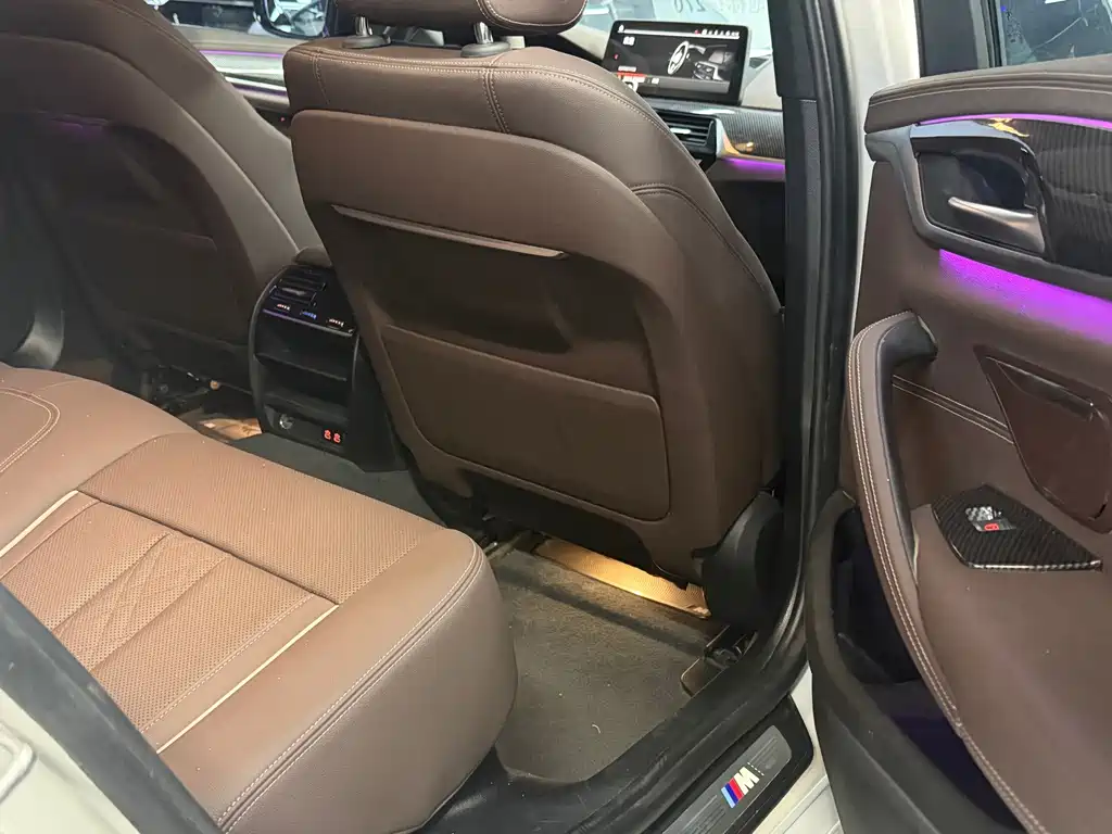 BMW 5 Series — миниатюра 5