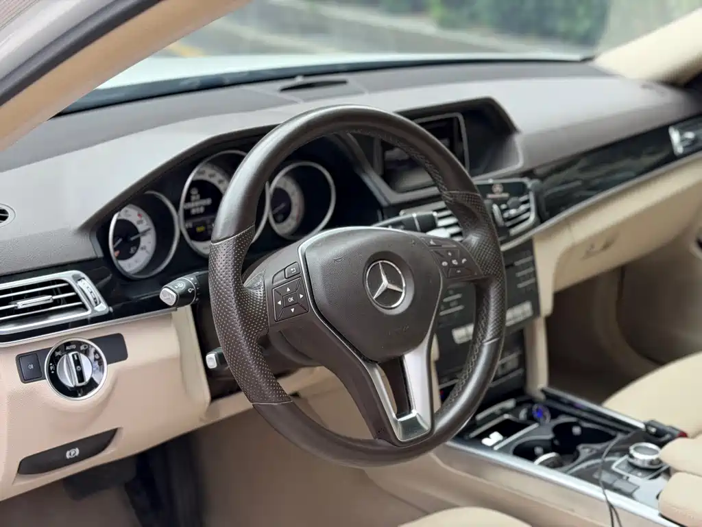 Mercedes-Benz E-Class — миниатюра 4