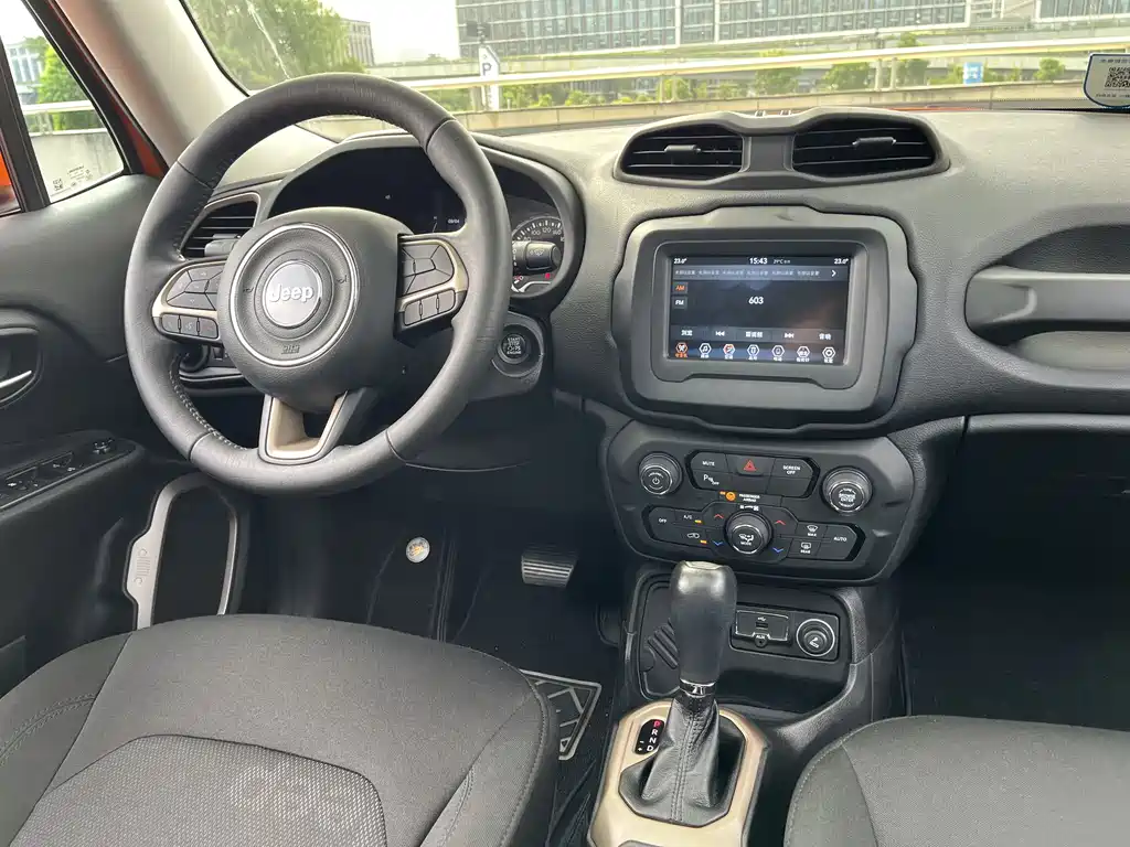 Jeep Renegade — миниатюра 11