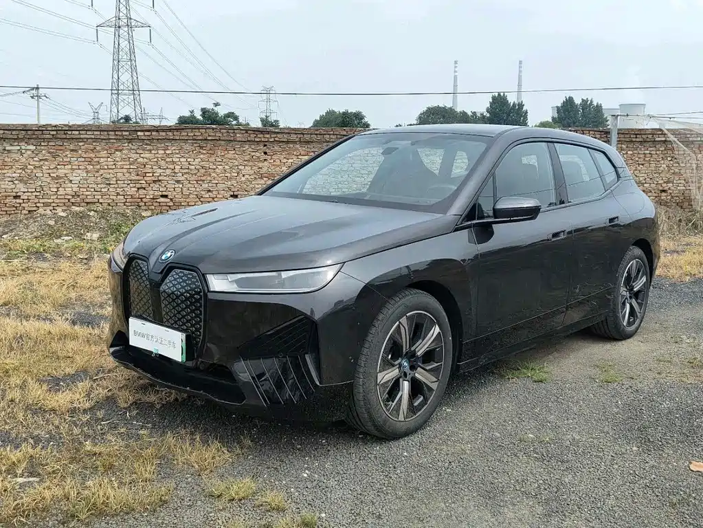 BMW iX
