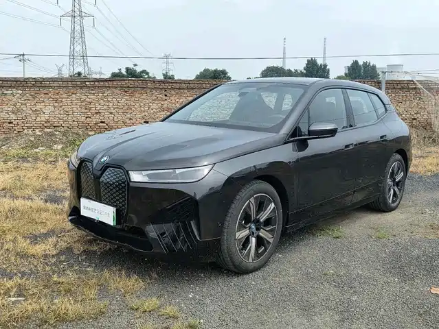 BMW iX