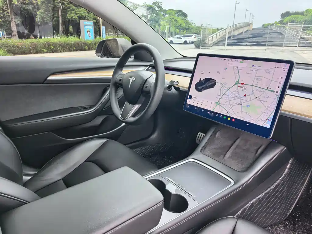 Tesla Model 3 — миниатюра 13
