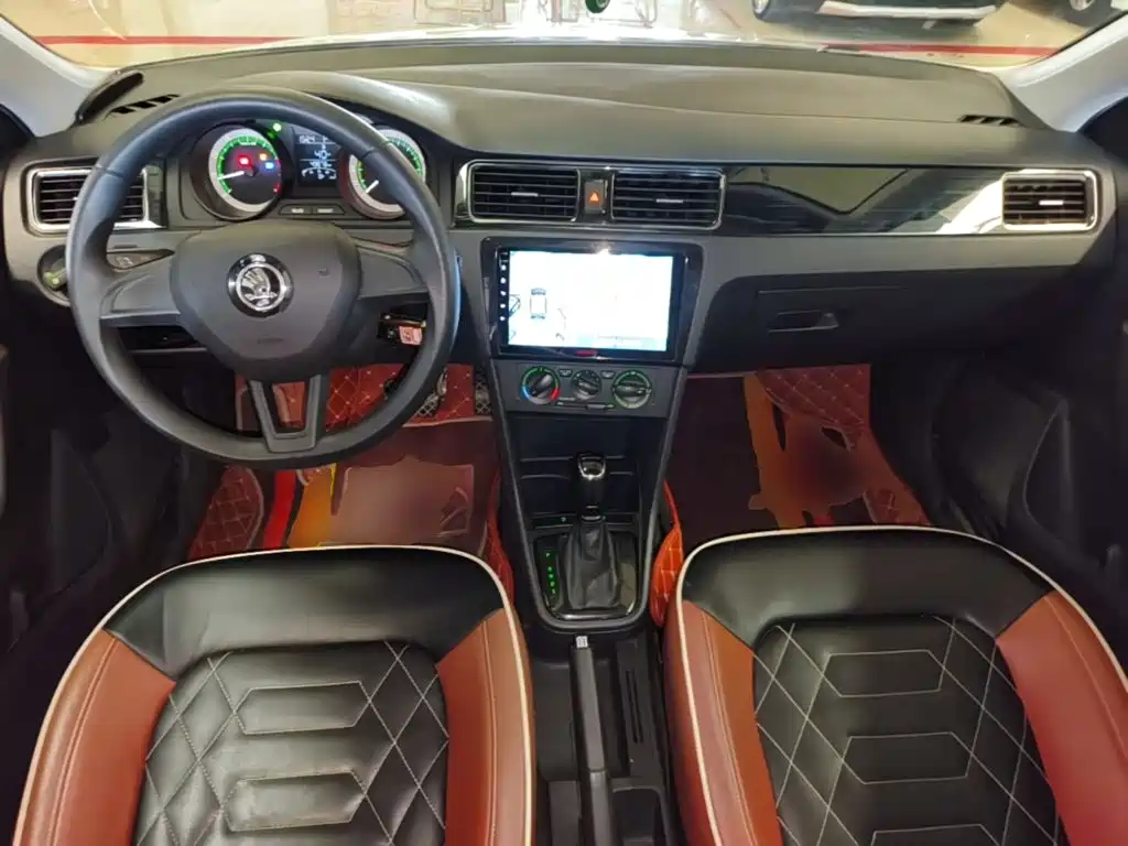Skoda Rapid Spaceback — миниатюра 10