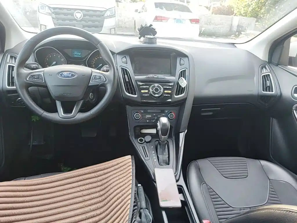 Ford Focus — миниатюра 10