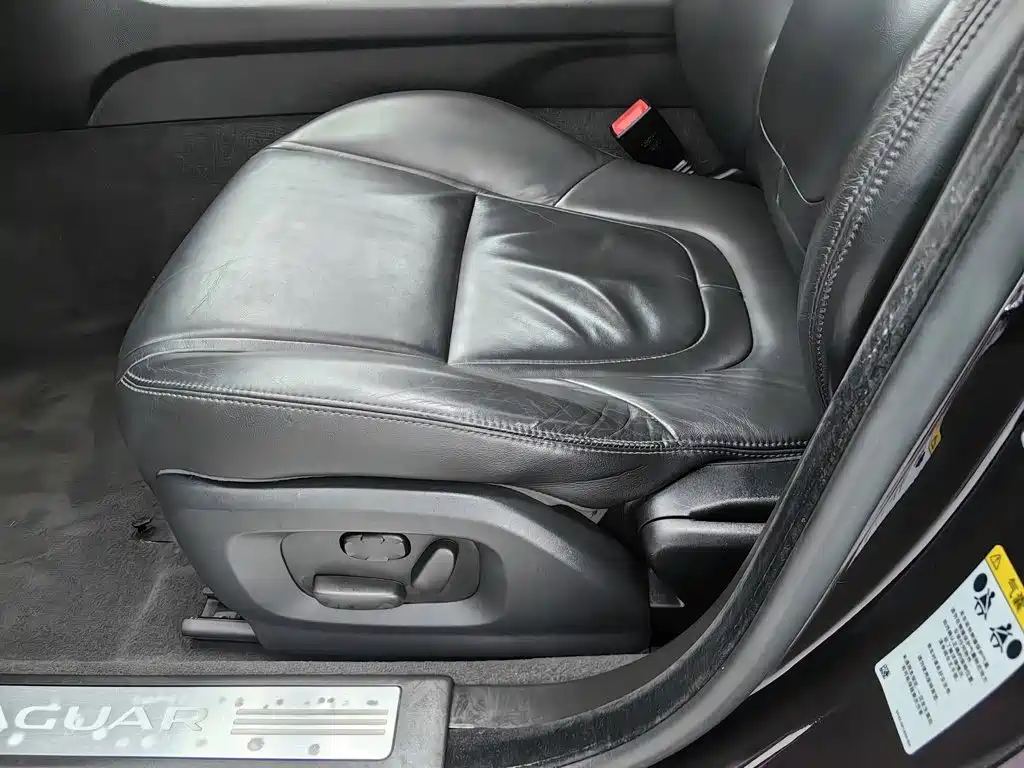 Jaguar XF — миниатюра 20