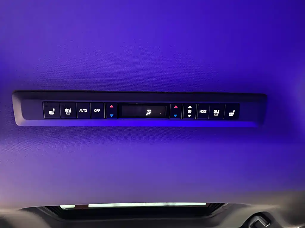Toyota Sienna — миниатюра 15