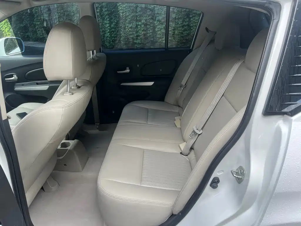 Venucia R50 — миниатюра 12