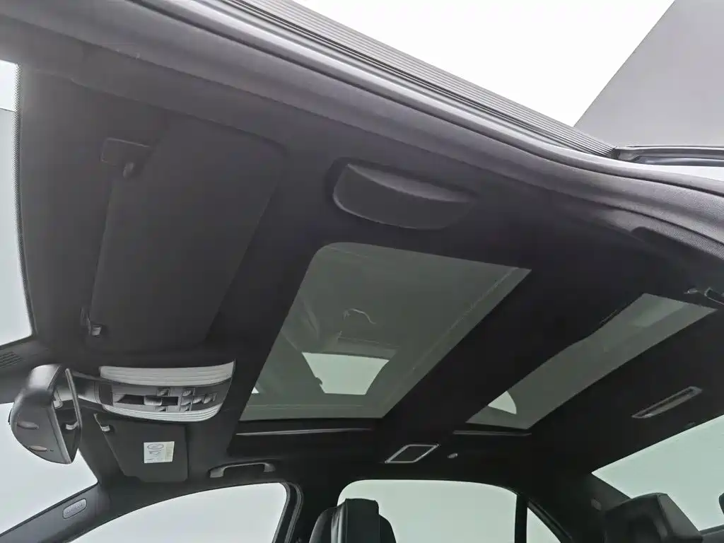 Mercedes-Benz E-Class — миниатюра 14