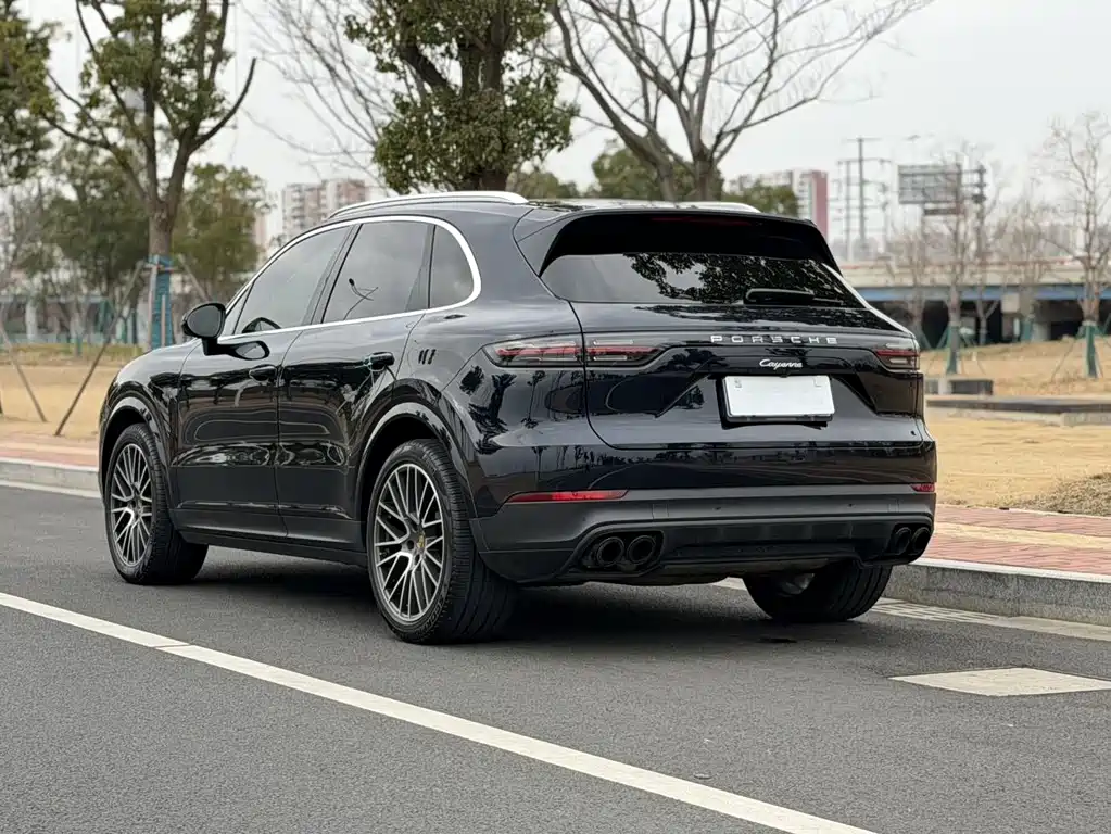 Porsche Cayenne — миниатюра 4
