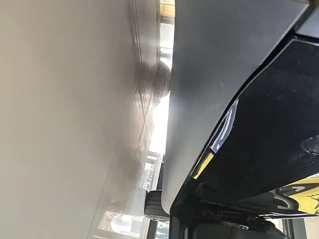 Tesla Model Y — миниатюра 21