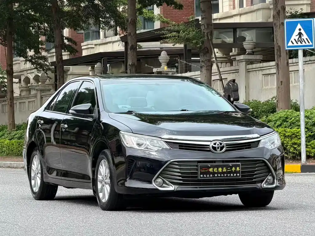 Toyota Camry — миниатюра 3