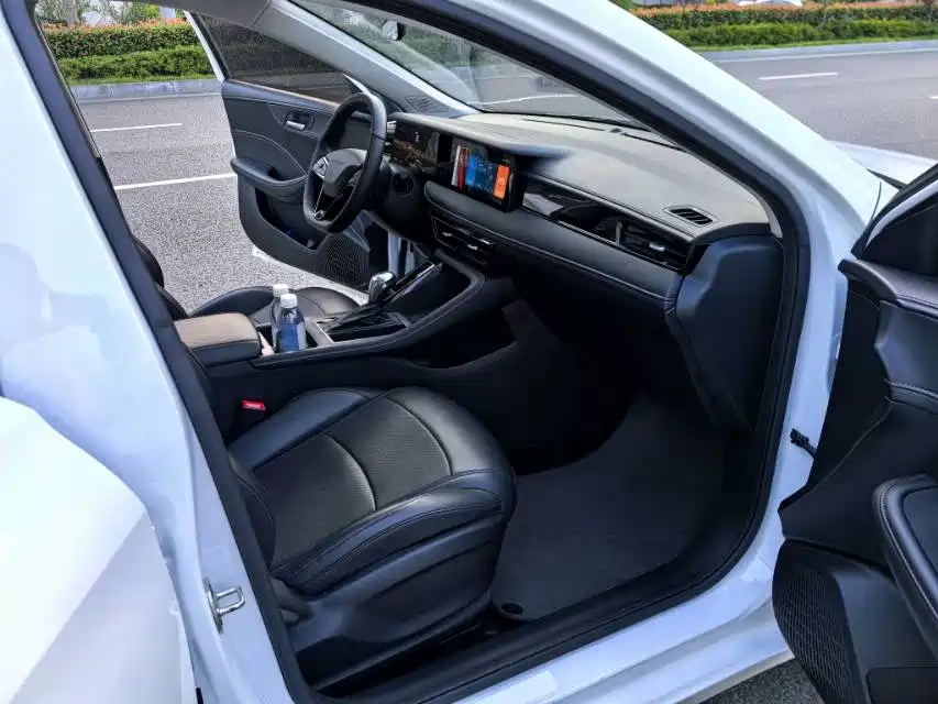 Roewe i5 — миниатюра 7
