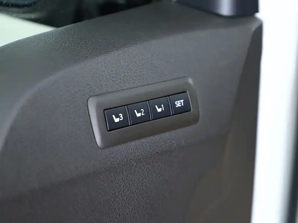 Toyota Alphard — фотографии объявления, Фото 19