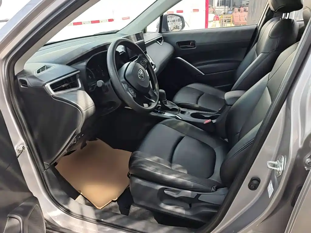 Toyota Corolla Cross — миниатюра 15
