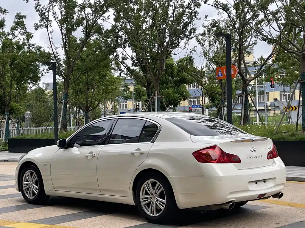 Infiniti G — миниатюра 5