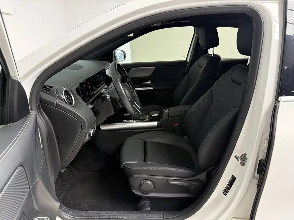 Mercedes-Benz GLA — миниатюра 11