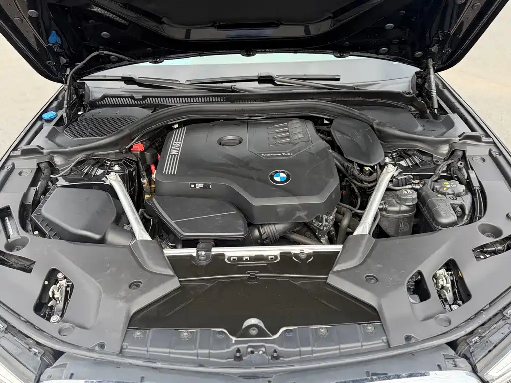 BMW 5 Series — миниатюра 7