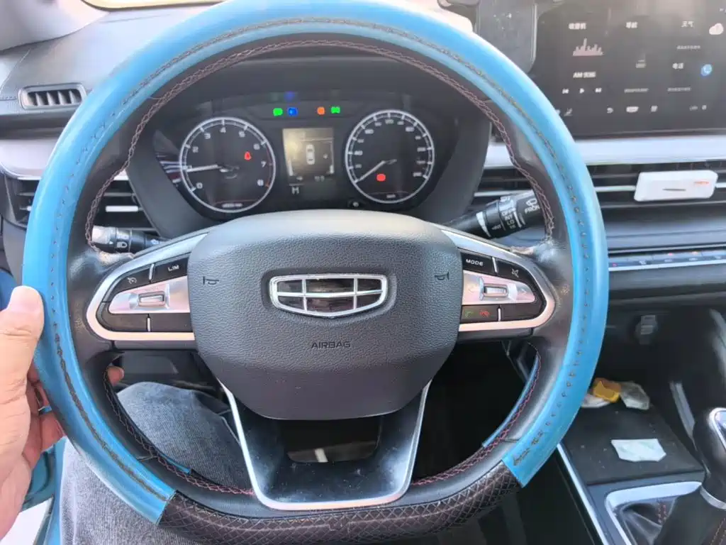 Geely Vision X3 — миниатюра 11