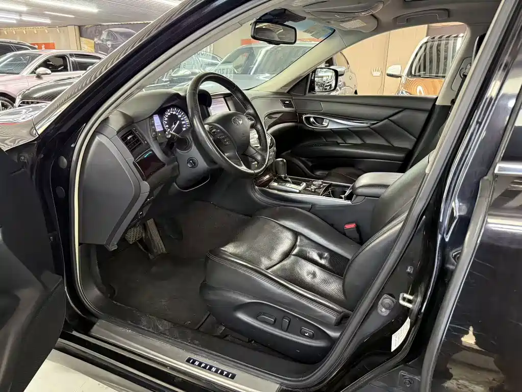 Infiniti Q70 — миниатюра 4