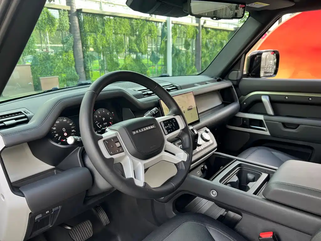 Land Rover Defender — миниатюра 9
