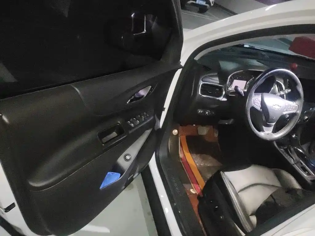 Chevrolet Equinox — миниатюра 17