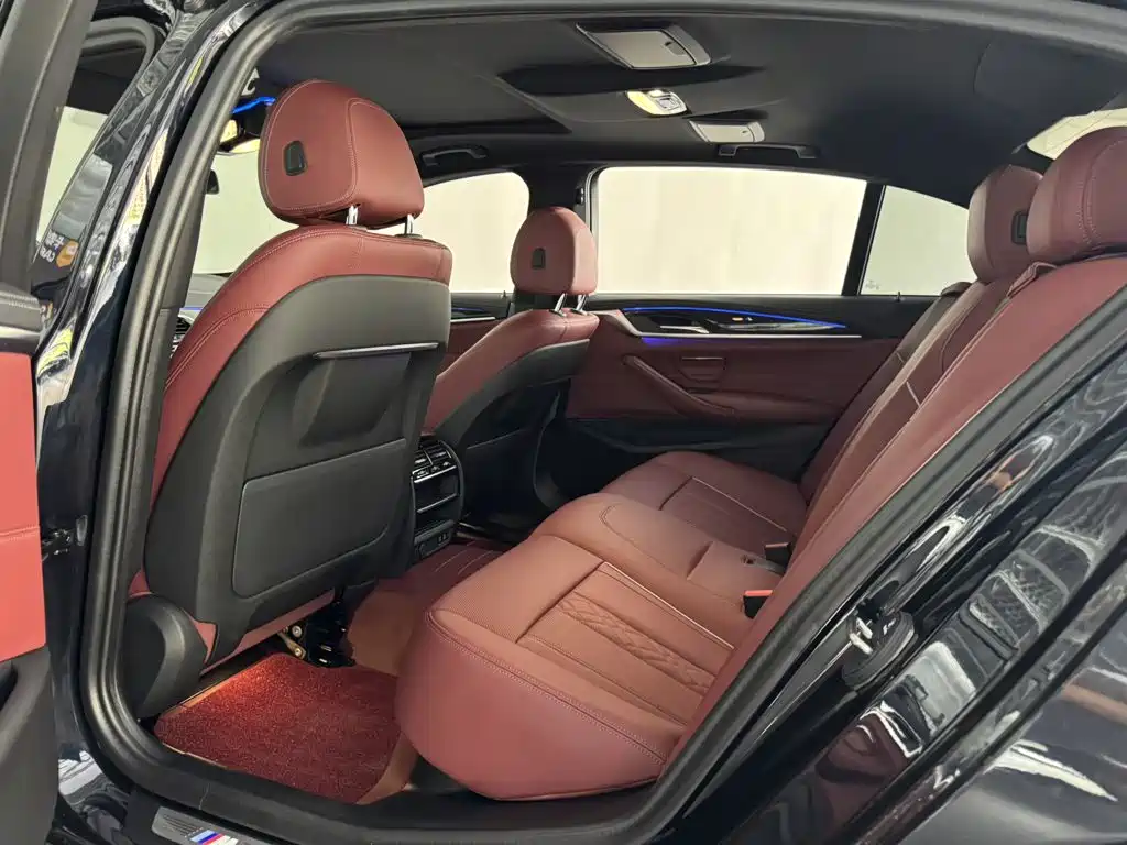 BMW 5 Series — миниатюра 10