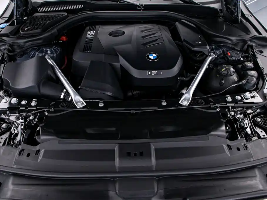 BMW 5 Series — миниатюра 20