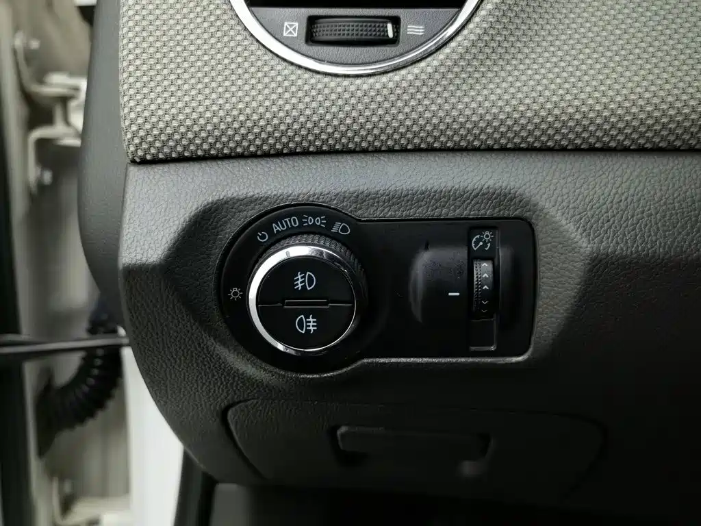 Chevrolet Cruze — миниатюра 21