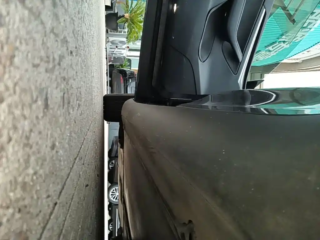 Tesla Model Y — миниатюра 22