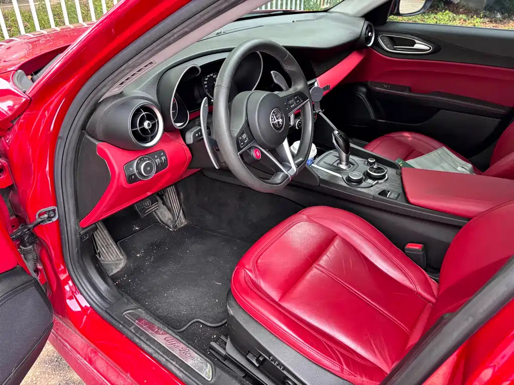 Alfa Romeo Giulia 2020 2.0T 280HP Luxury