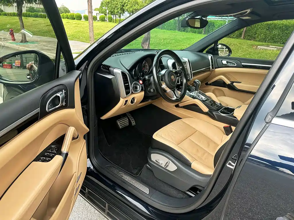 Porsche Cayenne — миниатюра 11