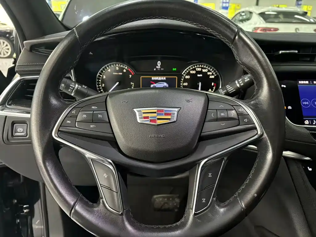Cadillac XT5 — миниатюра 7