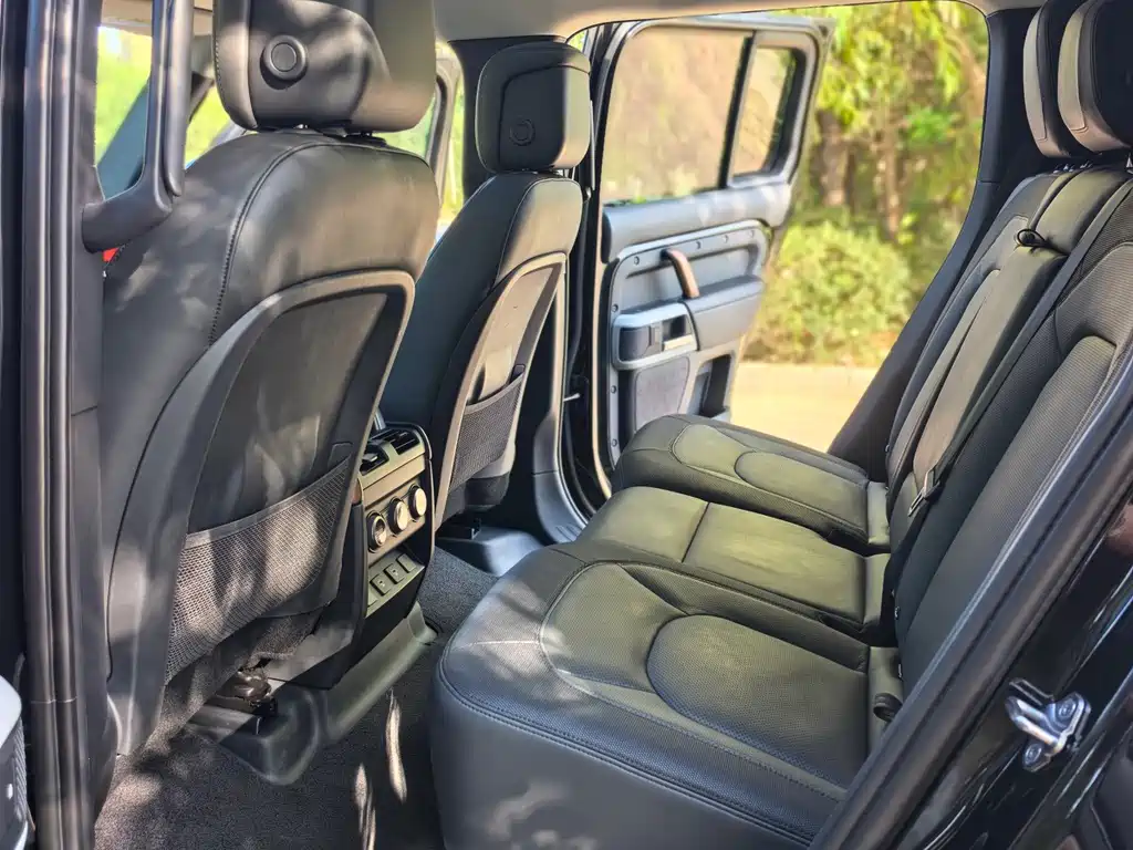 Land Rover Defender — миниатюра 9